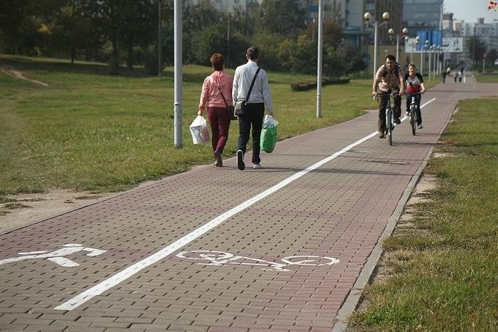 И мужчина с велосипедом, и девушка-пешеход попали в больницу с травмами